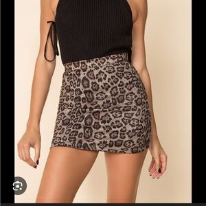Super down Revokge Leopard Print Mini Skirt